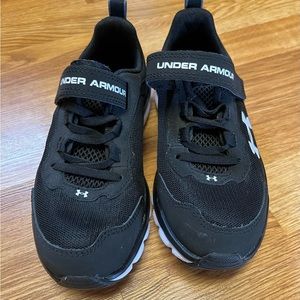Under Armour Boys Sneakers